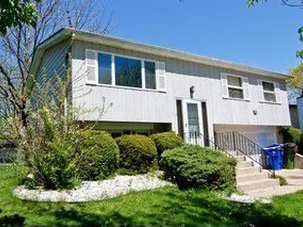 4838 Montery Dr, Richton Park, IL 60471