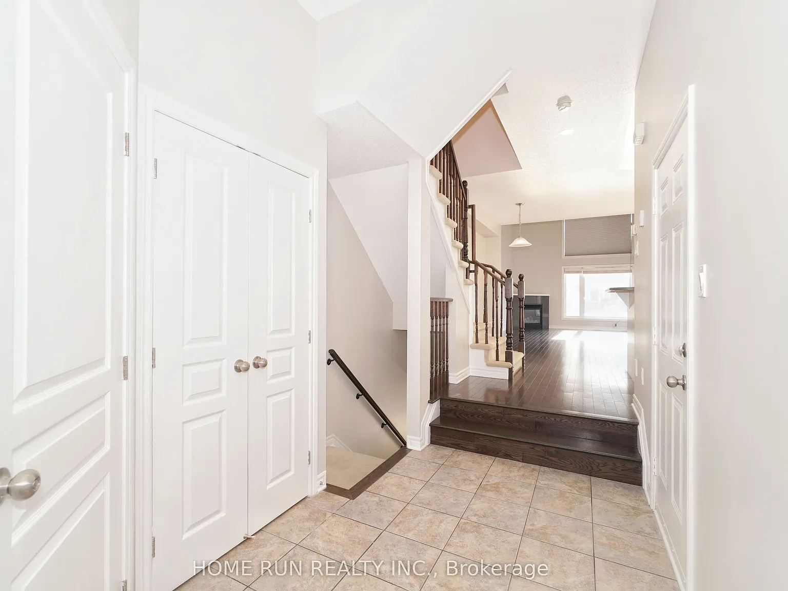 3 bed, $2,700 — Photo 2