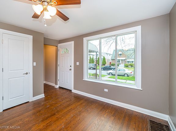 4th image of 10950 S Avenue F