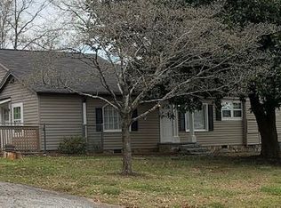 25 E Belvue Rd, Taylors, SC 29687