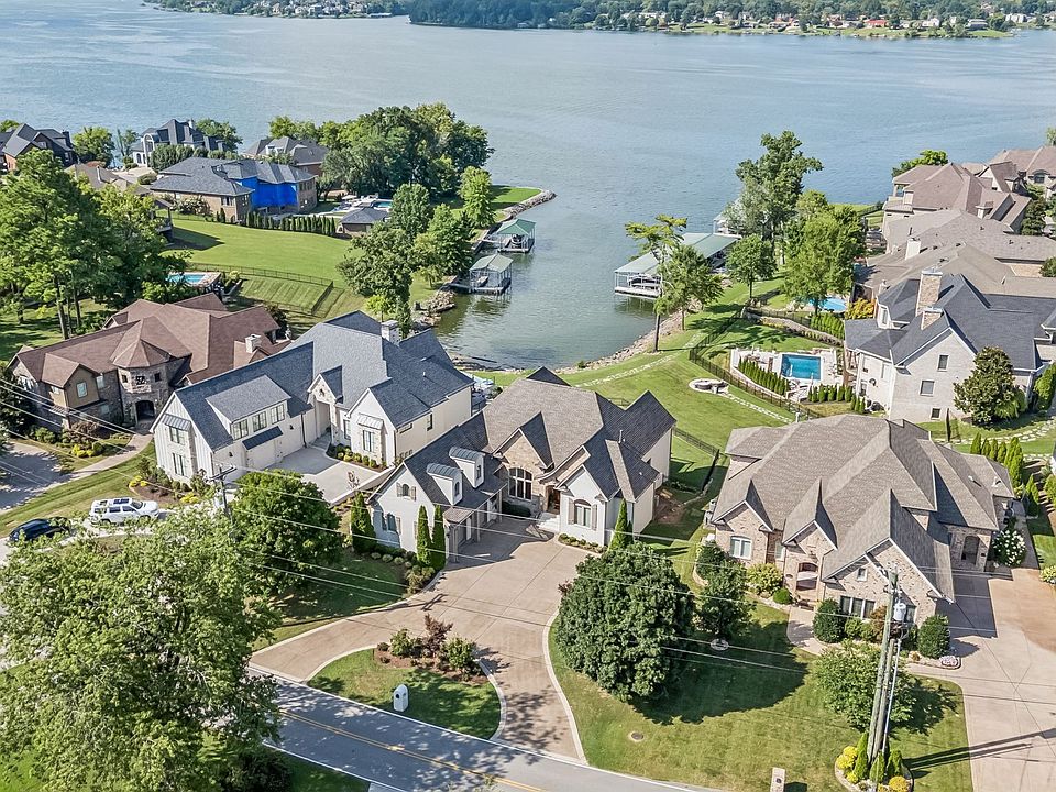 1st image of 3033 Lakeshore Dr
