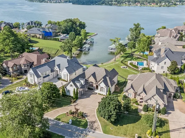 3033 Lakeshore Dr, Old Hickory, TN 37138