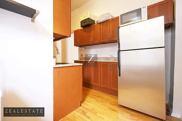 Rented by ZealEstate Group Inc | media 16