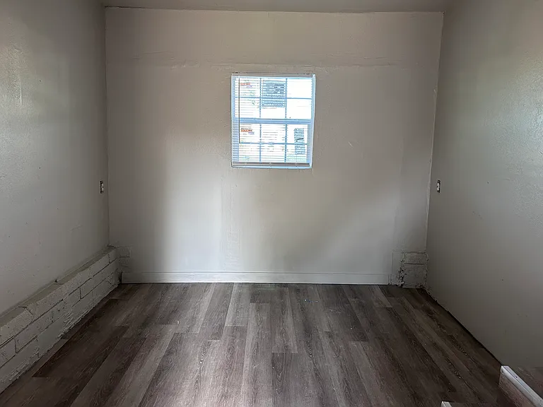 3201 S Meta Ave — Photo 2