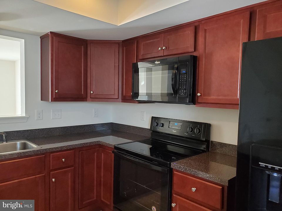 1st image of 39 Teakwood Dr