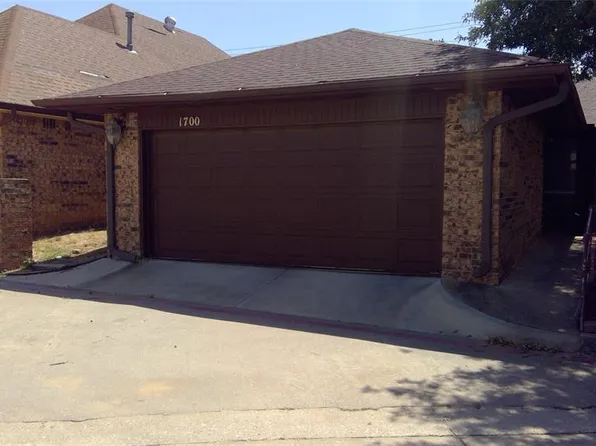 1700 Lionsgate Cir, Bethany, OK 73008