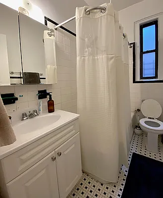 Rented by Compass | media 23