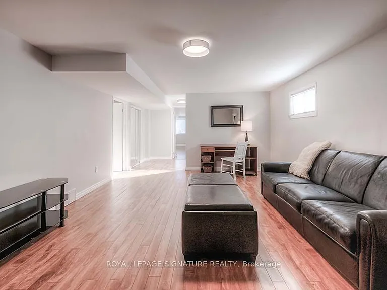 28 Coach Hill Dr — Photo 2