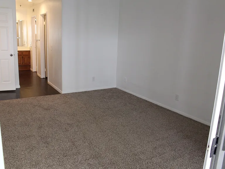 415 Townsquare Ln — Photo 11