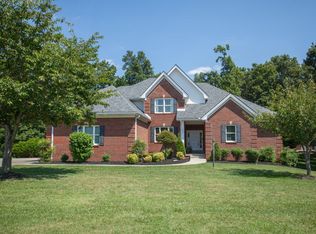 246 Villa Ray Dr, Radcliff, KY 40160
