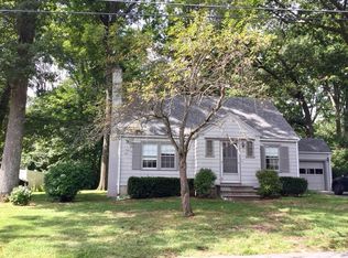 8 Colonial Rd, Auburn, MA 01501