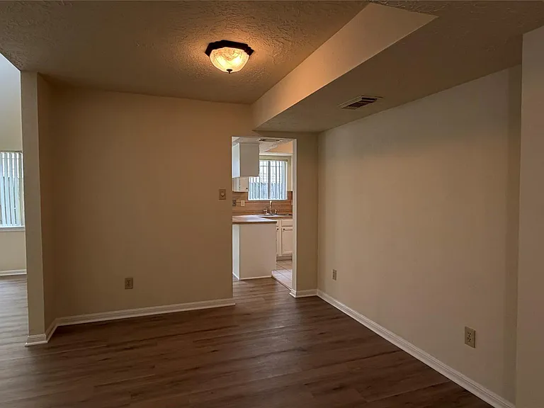 11614 Inga Ln — Photo 2