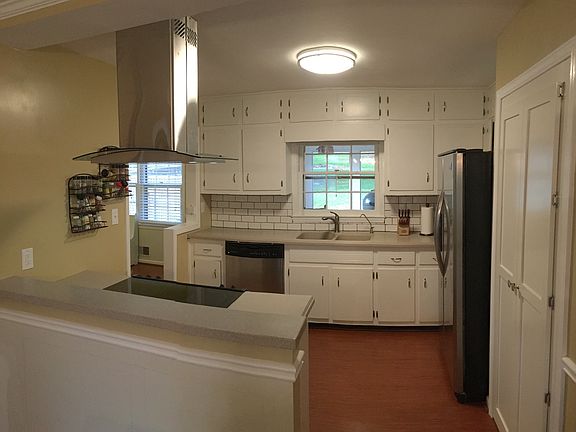 3rd image of 1589 Pucketts Dr