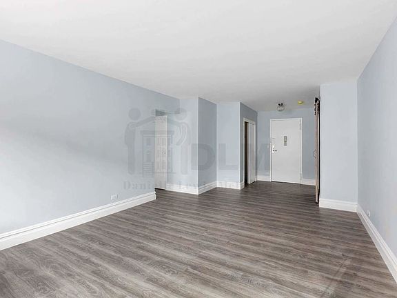 3rd image of 400 Park Ave S #2V