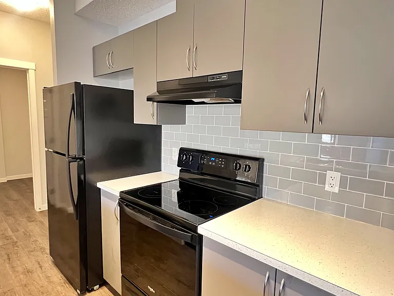 213 Mountain St — Photo 17