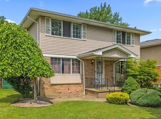 10 Strasbourg Dr, Cheektowaga, NY 14227