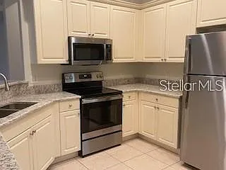 213 Lourdan Ct — Photo 10