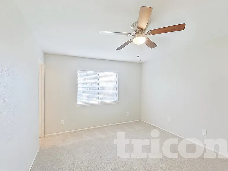 10022 Deer Hollow Dr — Photo 10