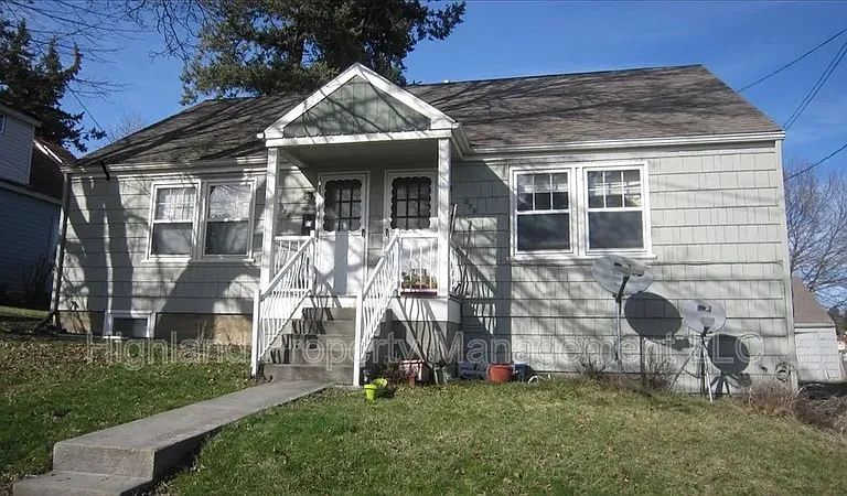 322 N Main St — Photo 1