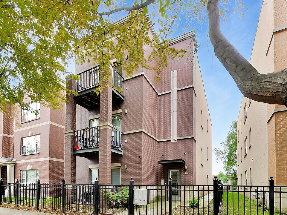 1st image of 1149 W Washburne Ave Unit 301
