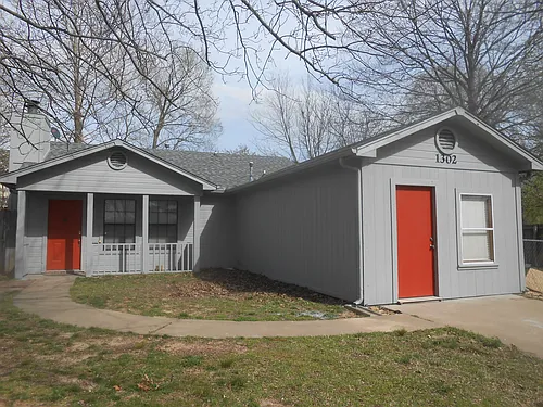1302 Spriggs Ct Photo 1