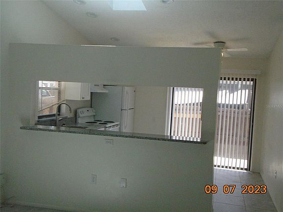 4th image of 2184 Hansen St