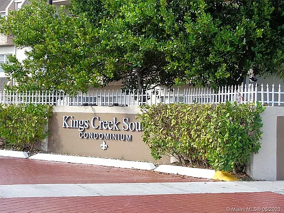 1 bed, 1.5 bath, 809 sqft, $2,000 — Photo 1