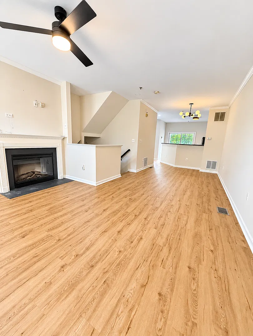 Spacious Suitland Townhome with Garage, Balcony & Primary Suite! — Photo 4