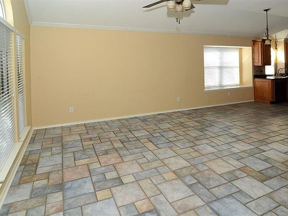 3rd image of 5781 Rockport Ln
