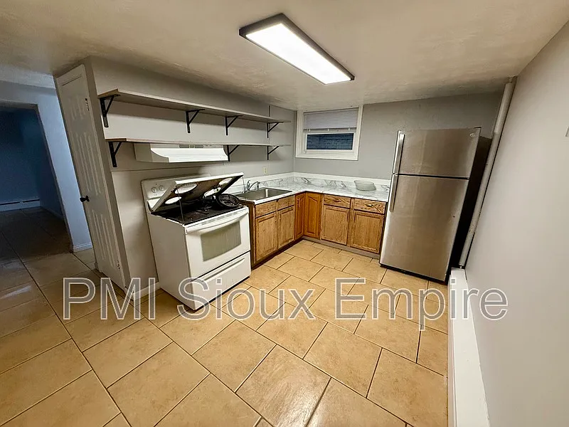 2600 S Duluth Ave