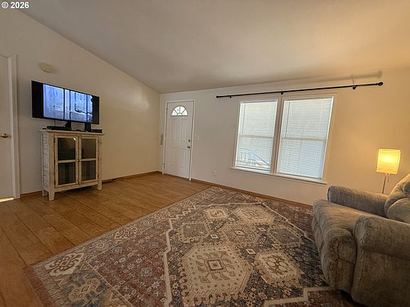 4th image of 213 River Ridge Ave