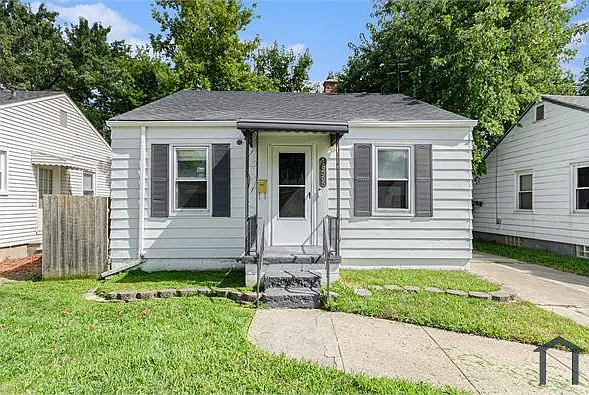 18565 Kenosha St — Photo 1