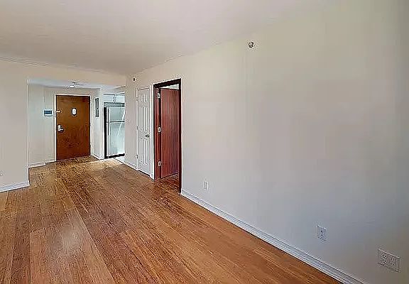 3rd image of 82-76 116th St APT L4