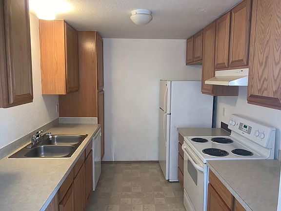 4th image of 2630 Lincoln Way #C-20