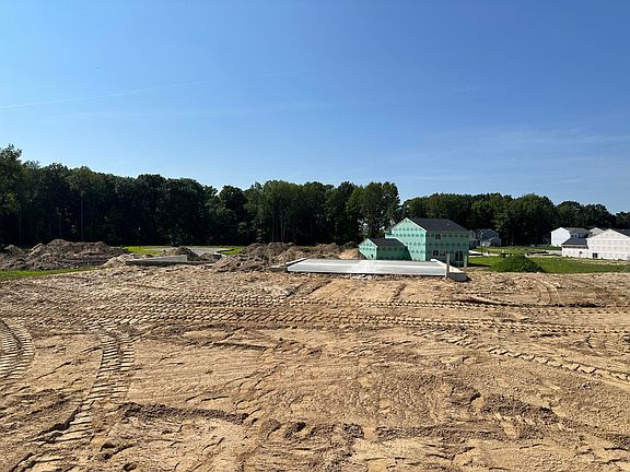 2nd image of 880 Harvest Dr
