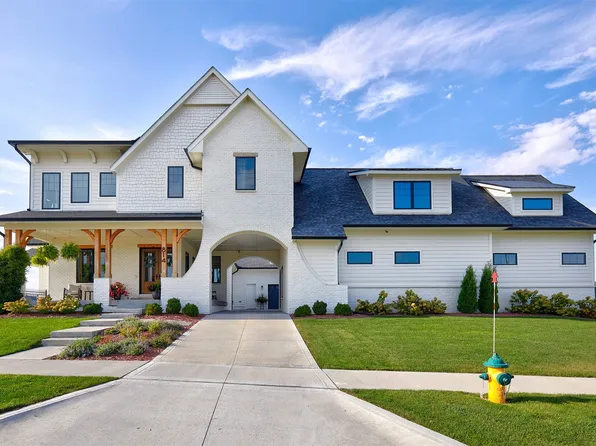 814 SW Prairie Trail Pkwy, Ankeny, IA 50023