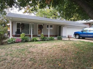 560 Lind Rd, Saint Louis, MO 63125