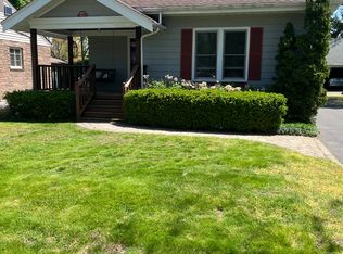 1975 Woodland Ave, Sylvan Lake, MI 48320