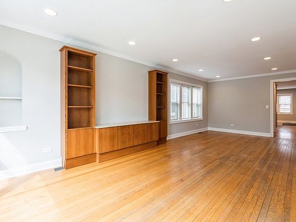 2nd image of 5629 N Maplewood Ave