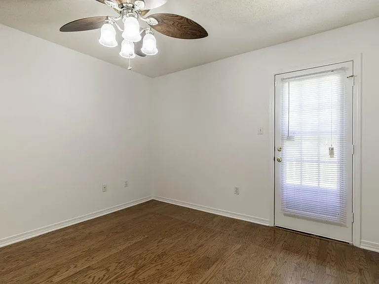 11107 Dede Dr — Photo 11