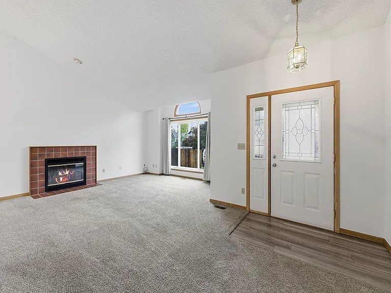 1375 W 45th St — Photo 3