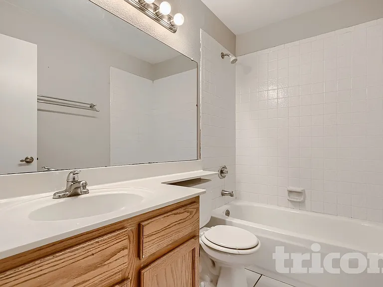 1705 E Carter Rd — Photo 9