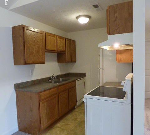 4th image of 163 Central Blvd APT 65