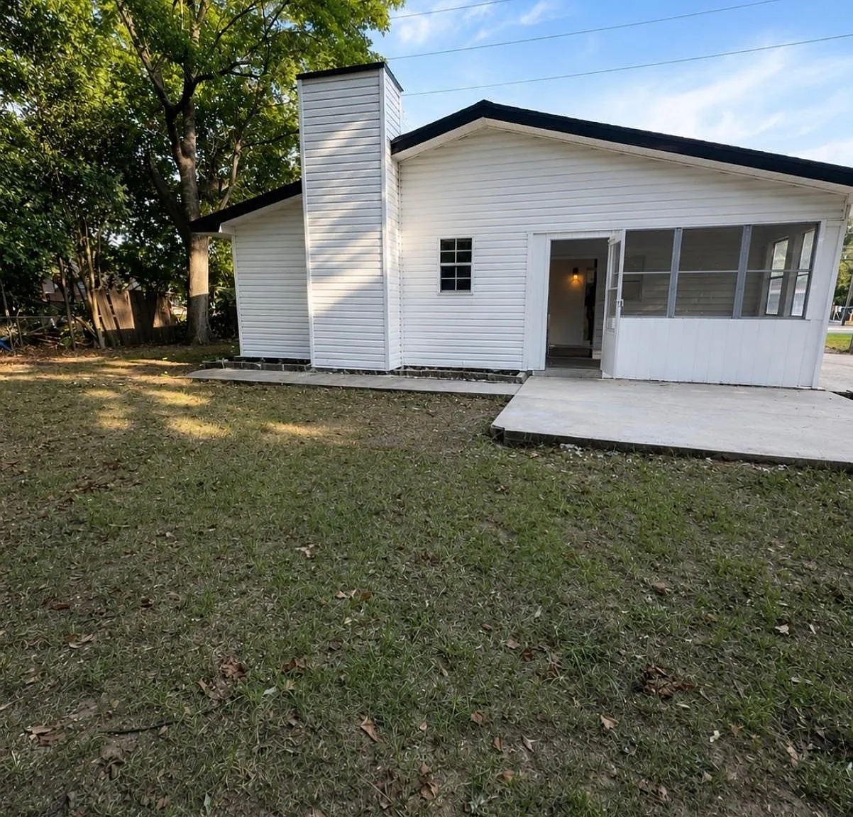 3 bed, 2.0 bath, 1556 sqft, $1,800 — Photo 1