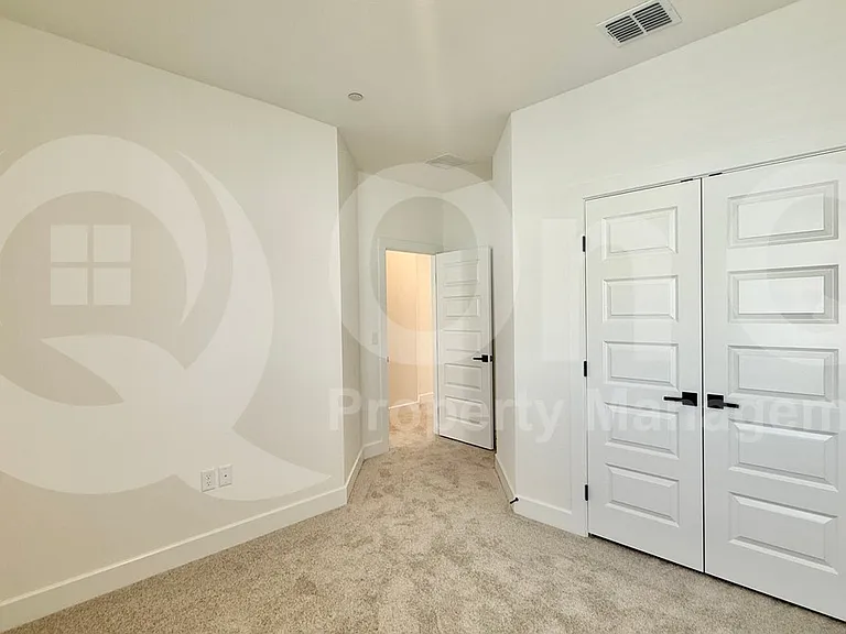 1016 Brickell Loop — Photo 16