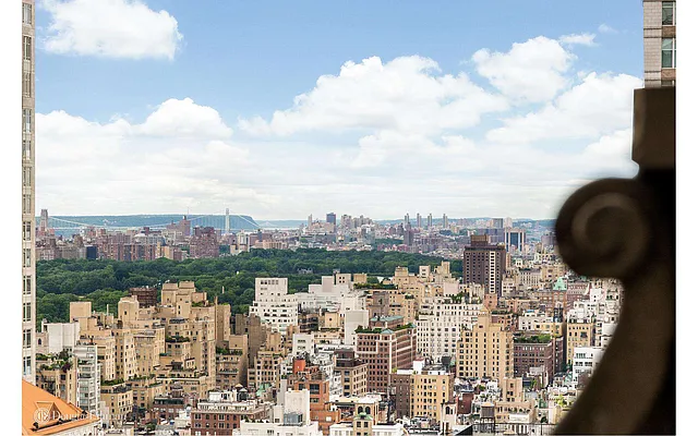 Sold by Douglas Elliman | media 25