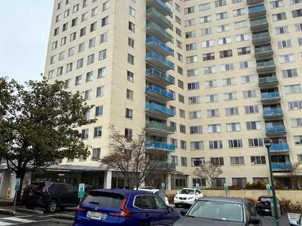 10201 Grosvenor Pl APT 1204A, Rockville, MD 20852