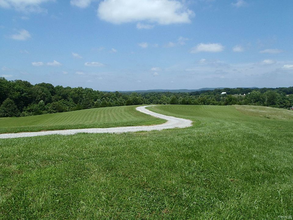drive between house and acreage