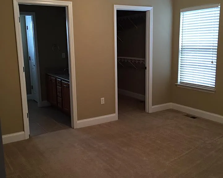 708 Stratford Ave — Photo 5