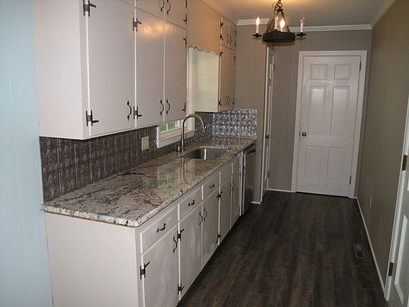 5th image of 223 Lakeview Dr